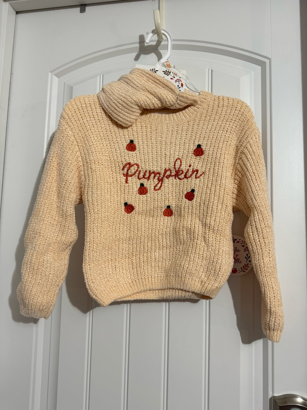 Cute Maddie & Michelle girls size 5 cream color embroidered pumpkins sweater